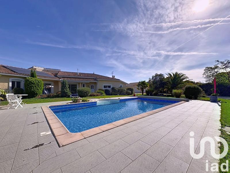 Maison - 204 m² - 7 pièces