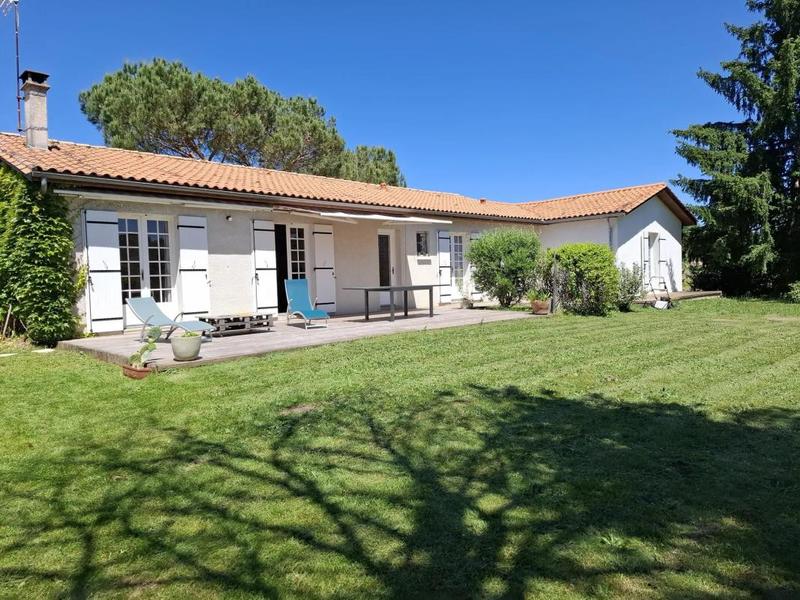 Maison - 180 m² - 8 pièces