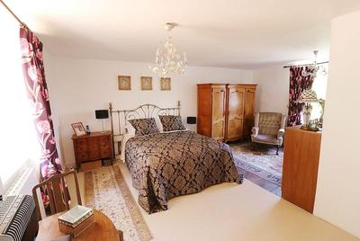 Propriété - 213 m² - 8 pièces