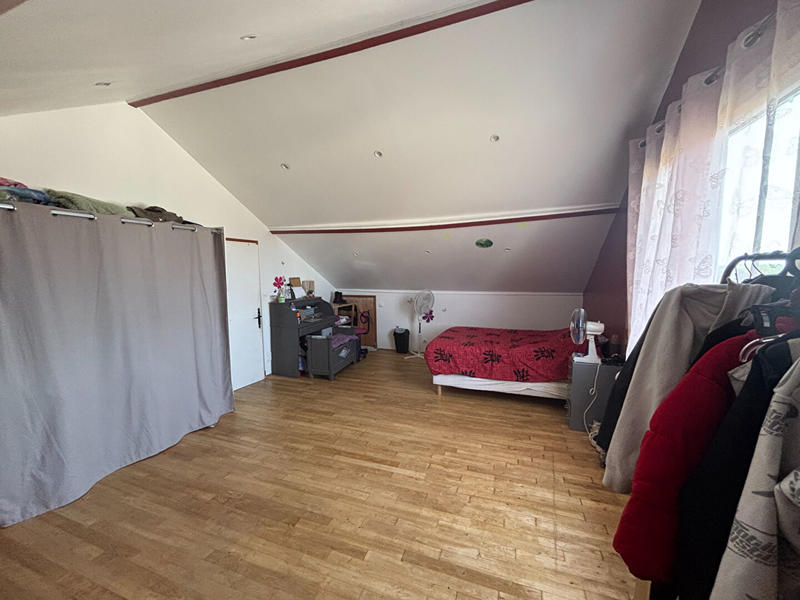 Maison - 180 m² - 7 pièces