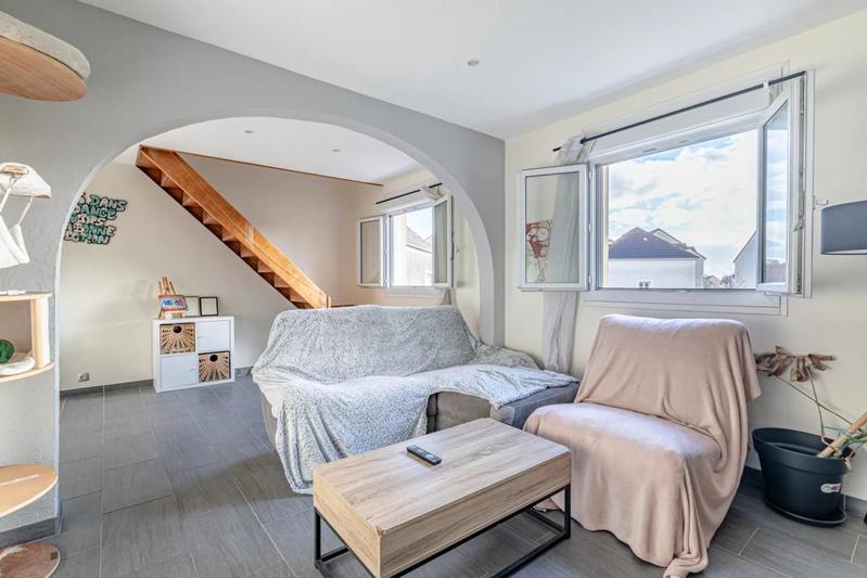 Maison - 95 m² - 5 pièces