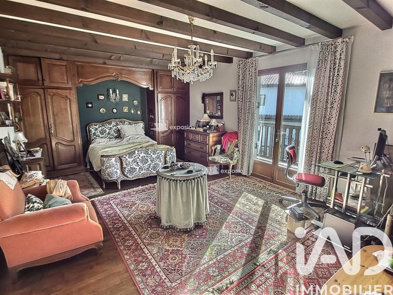 Maison - 385 m² - 11 pièces