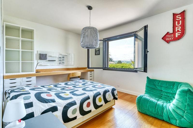 Demeure - 300 m² - 11 pièces