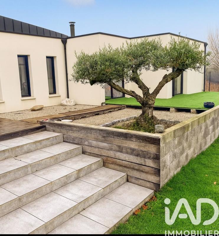 Maison - 140 m² - 5 pièces