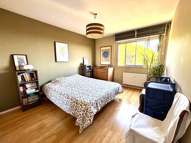 Appartement - 100 m² - 5 pièces