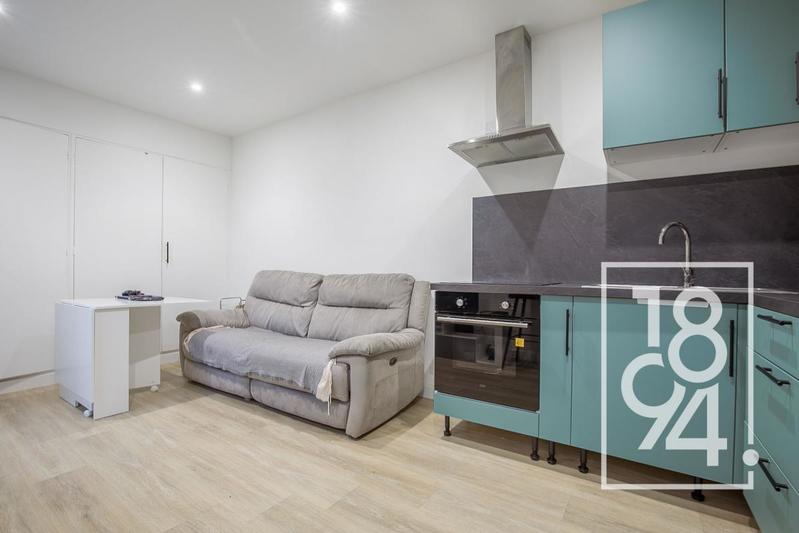 Maison - 240 m² - 9 pièces