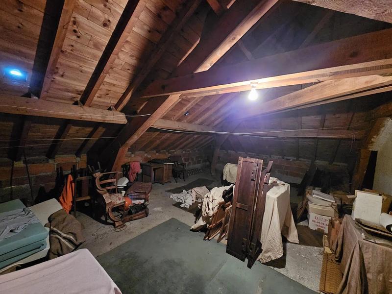 Maison - 338 m² - 8 pièces