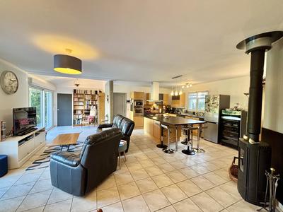 Maison - 125 m² - 5 pièces