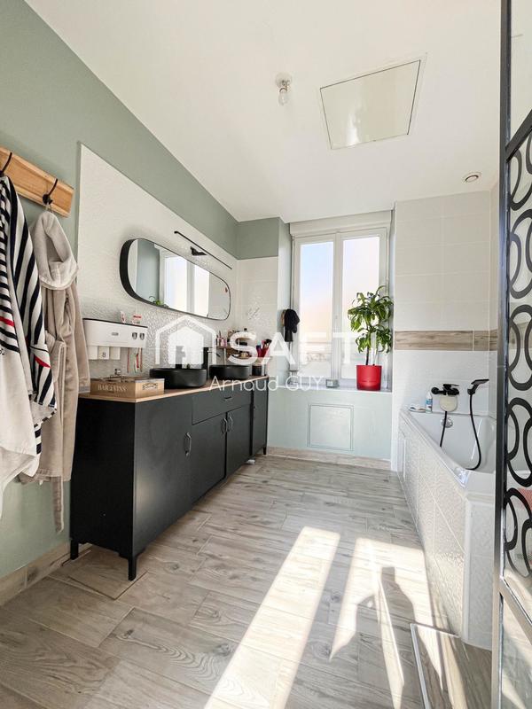 Maison - 139 m² - 5 pièces