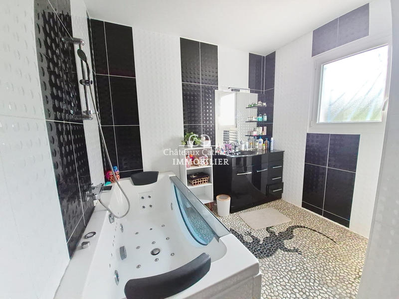 Maison - 178 m² - 6 pièces