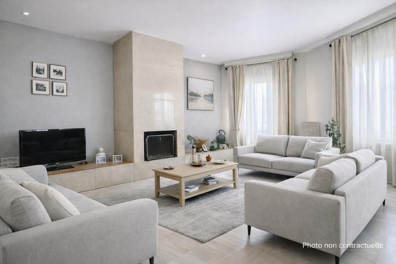 Maison - 288 m² - 8 pièces