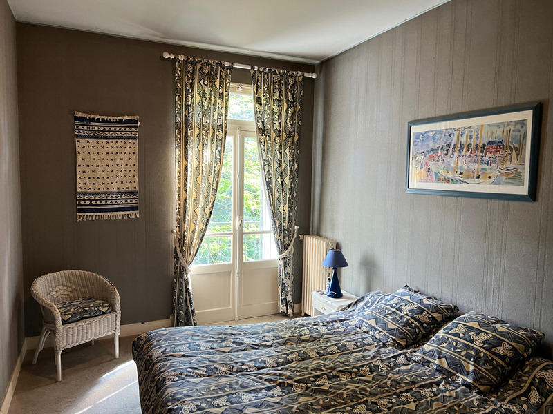 Maison - 300 m² - 9 pièces