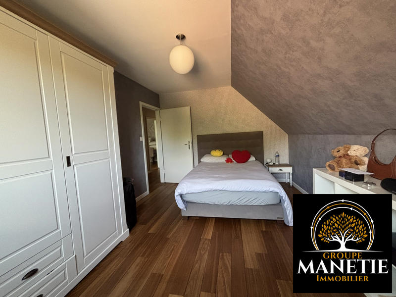 Maison - 210 m² - 7 pièces