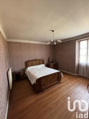 Maison - 216 m² - 8 pièces