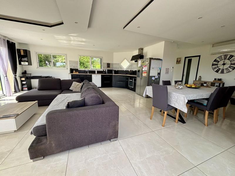 Maison contemporaine - 136 m² - 6 pièces