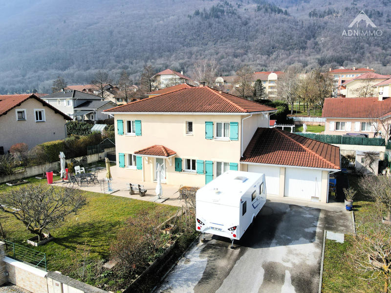 Maison - 176 m² - 5 pièces