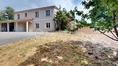 Maison - 140 m² - 7 pièces