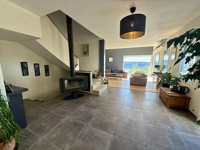 Maison - 287 m² - 7 pièces