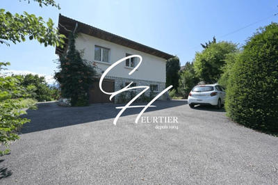 Maison traditionnelle - 187 m² - 6 pièces