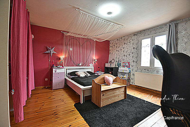 Maison - 330 m² - 10 pièces