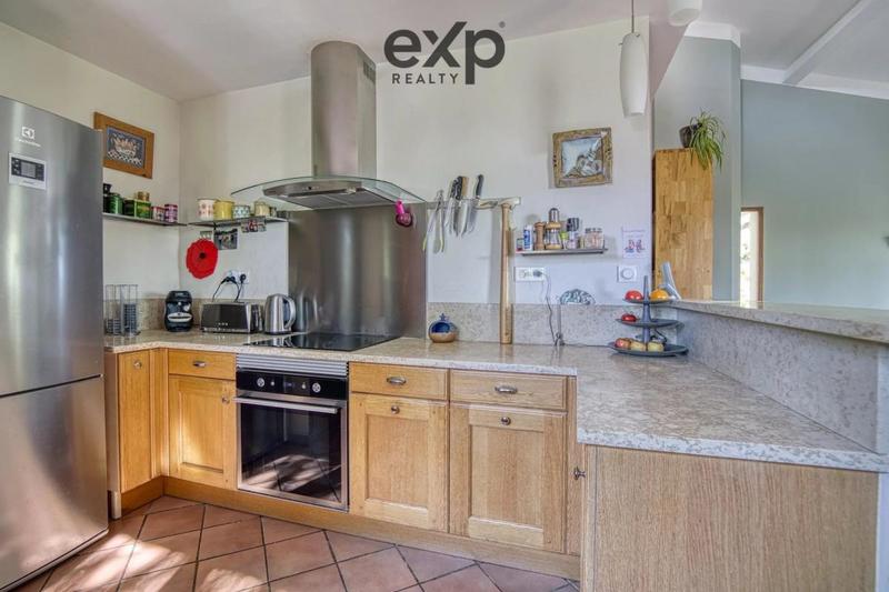 Maison - 203 m² - 6 pièces