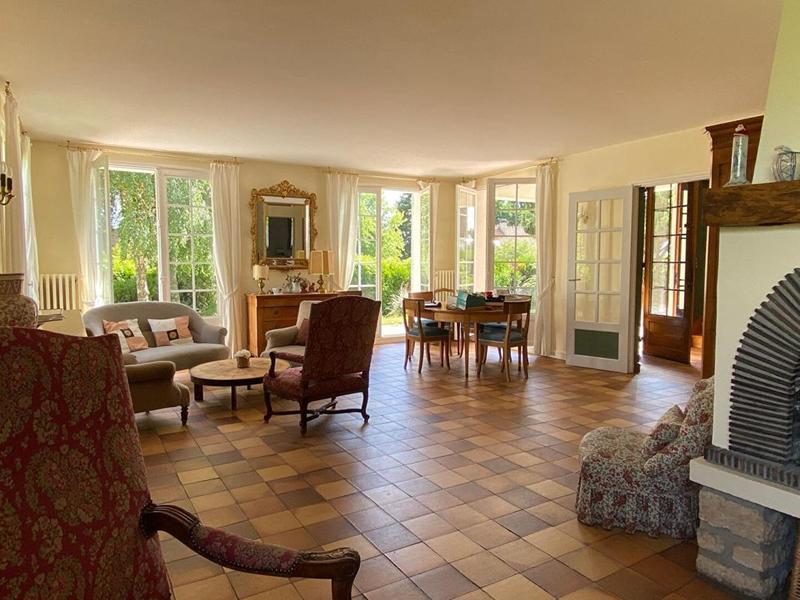 Maison - 218 m² - 7 pièces