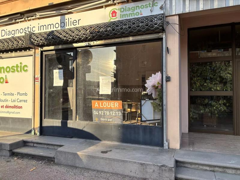 Magasins - 45 m² - 2 pièces