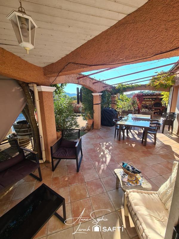 Maison - 127 m² - 7 pièces