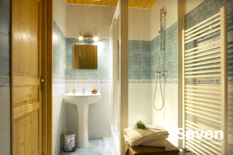 Châlet - 212 m² - 16 pièces