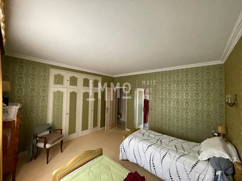 Maison - 231 m² - 10 pièces