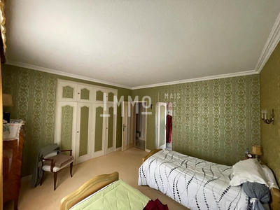 Maison - 231 m² - 10 pièces