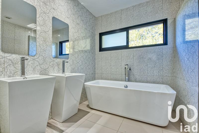 Maison - 171 m² - 7 pièces