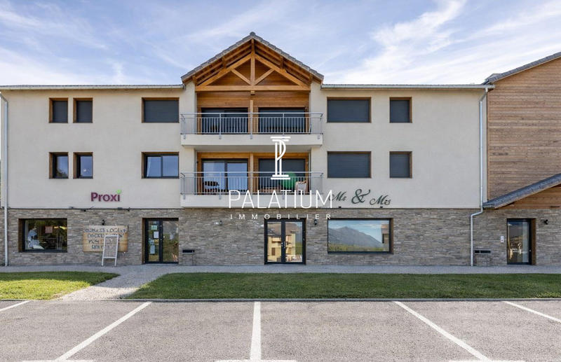 Local commercial - 54 m² - 2 pièces