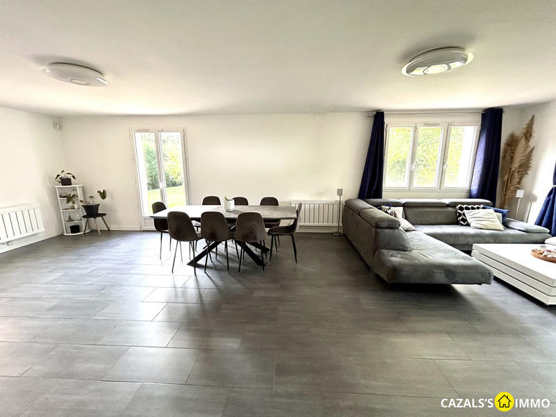 Maison traditionnelle - 263 m² - 11 pièces