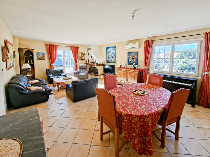 Villa - 180 m² - 6 pièces