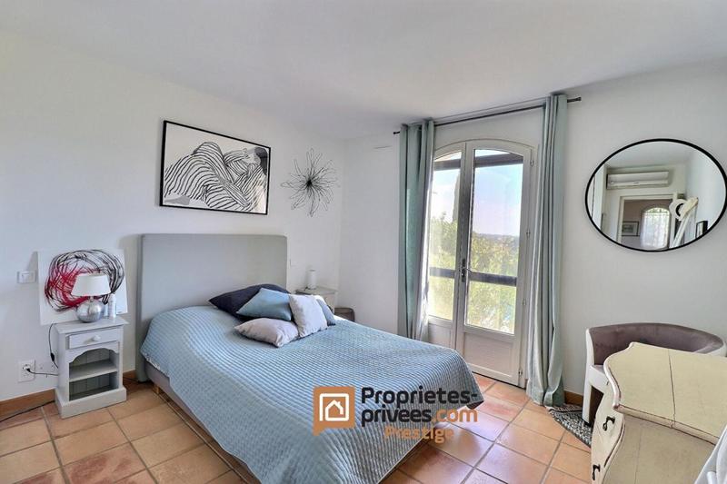 Demeure - 255 m² - 7 pièces