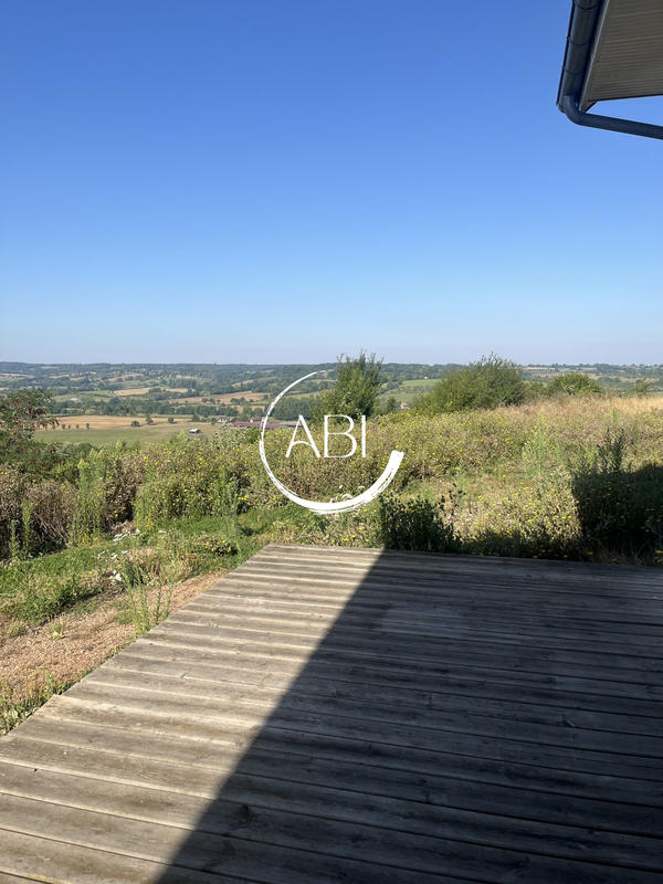 Maison - 212 m² - 7 pièces