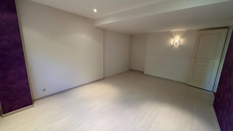 Maison - 152 m² - 8 pièces