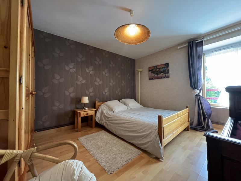 Maison - 228 m² - 10 pièces