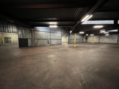 Entrepôt - 3 600 m² - 10 pièces