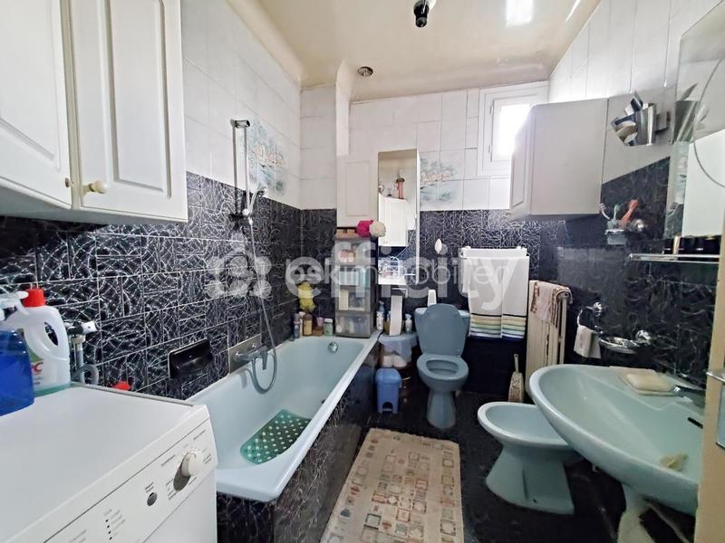 Maison - 210 m² - 8 pièces