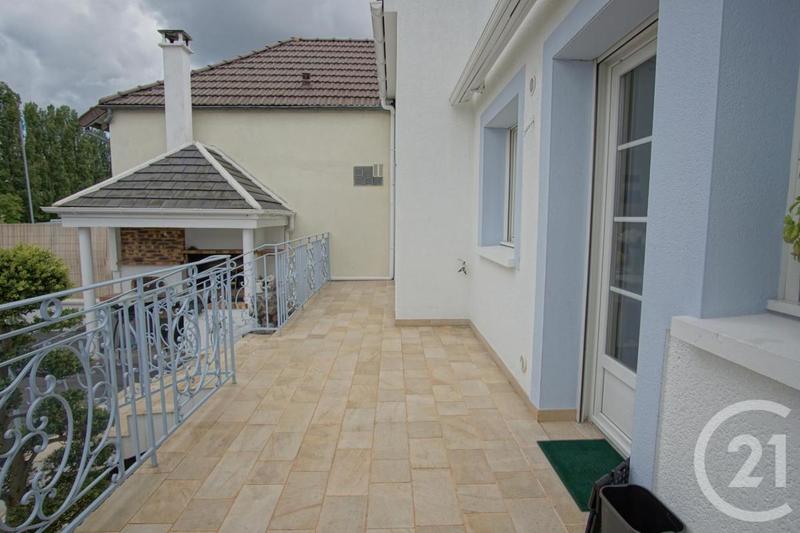 Pavillon - 137 m² - 7 pièces