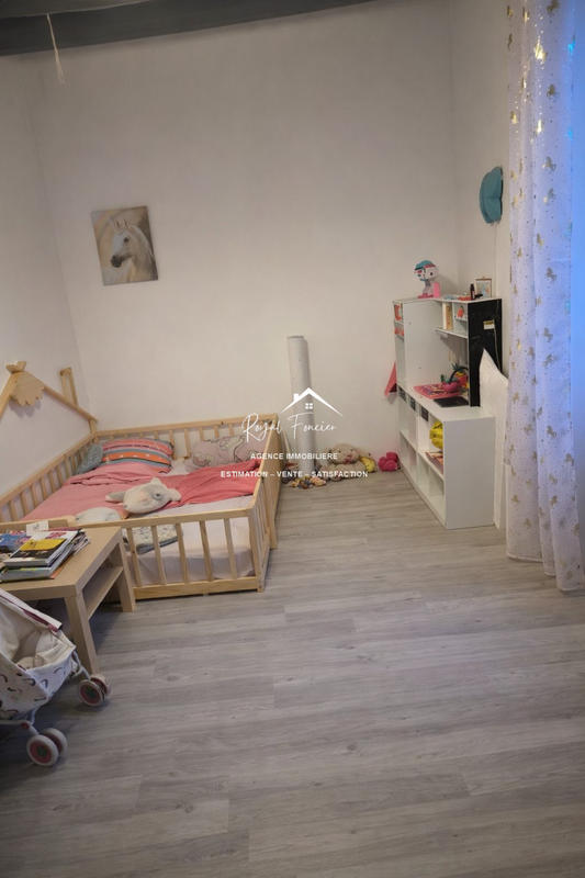 Maison - 90 m² - 5 pièces