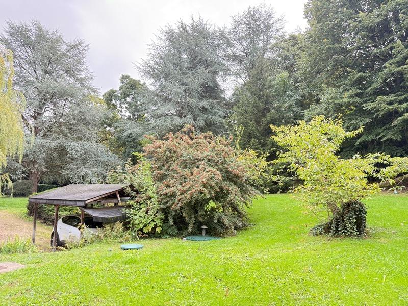 Maison - 180 m² - 8 pièces