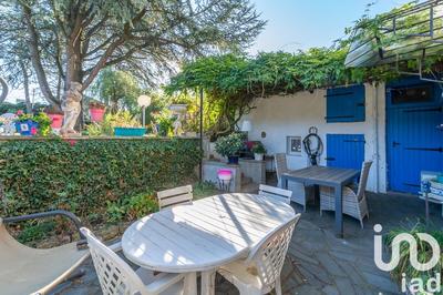 Maison - 262 m² - 7 pièces