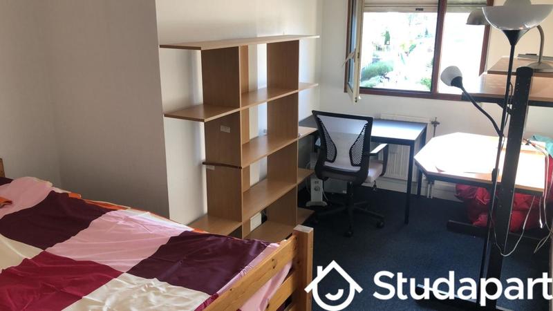 Chambre - 11 m² - 1 pièce