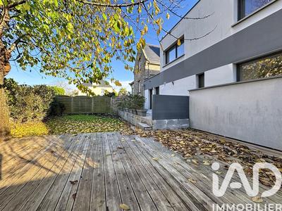 Maison de ville - 166 m² - 9 pièces