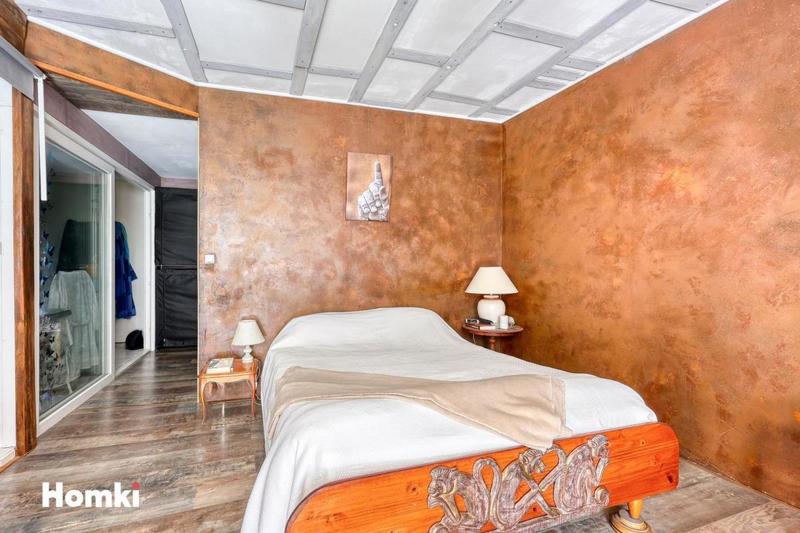 Maison - 324 m² - 8 pièces