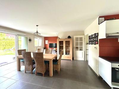 Maison - 93 m² - 4 pièces