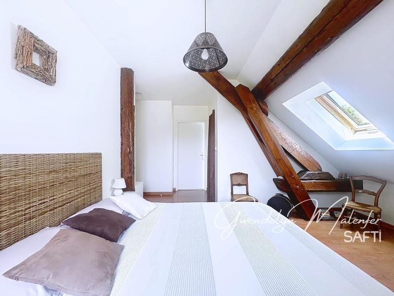 Maison - 248 m² - 8 pièces